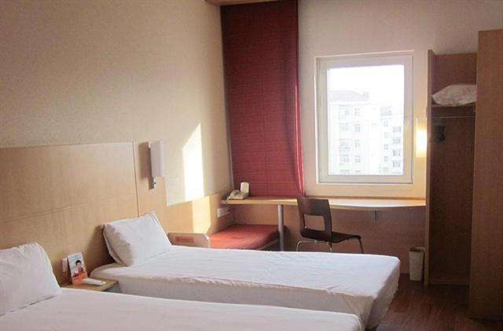 Ibis Qingdao Ningxia Road Hotel Екстериор снимка