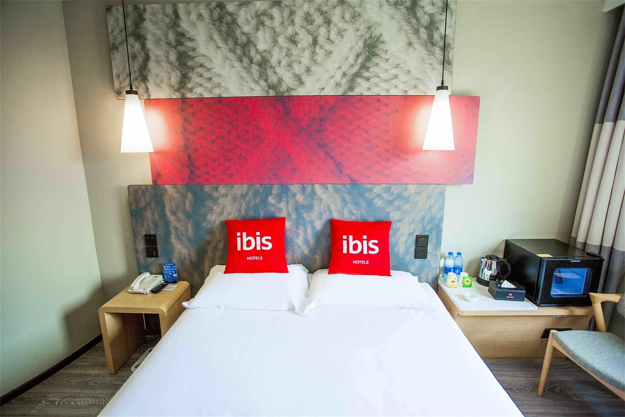 Ibis Qingdao Ningxia Road Hotel Екстериор снимка