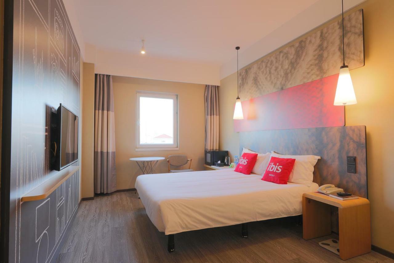 Ibis Qingdao Ningxia Road Hotel Екстериор снимка