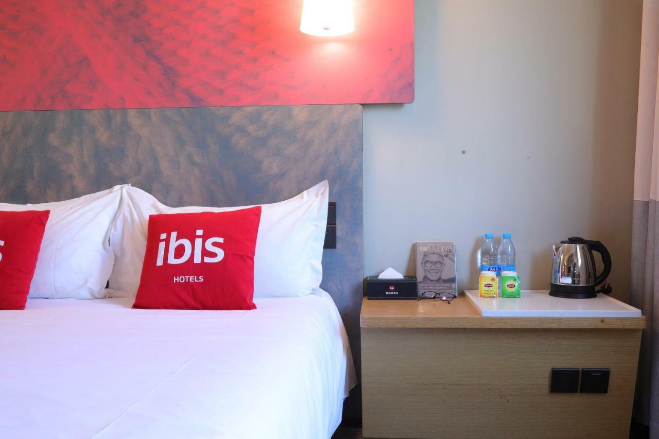 Ibis Qingdao Ningxia Road Hotel Екстериор снимка