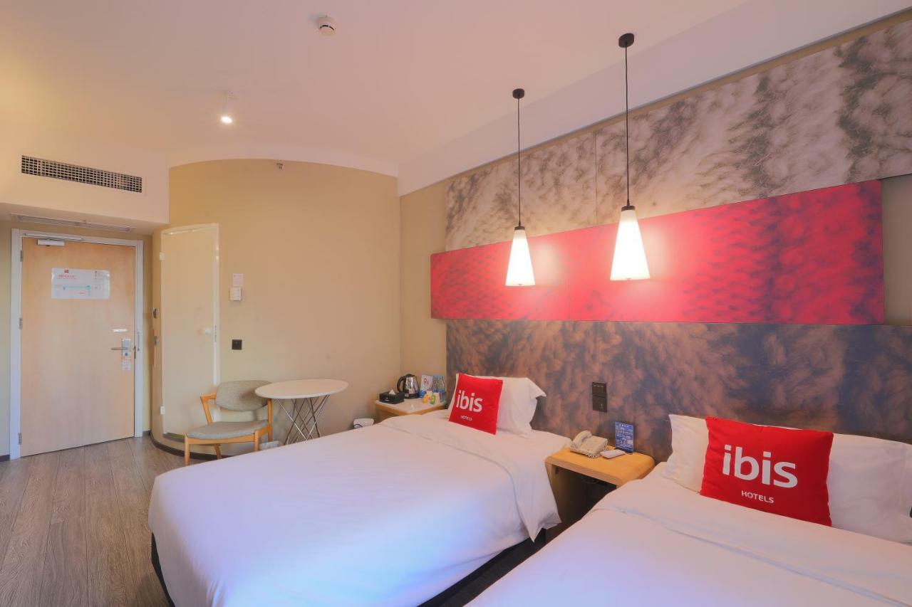Ibis Qingdao Ningxia Road Hotel Екстериор снимка